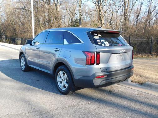 2022 Kia Sorento LX
