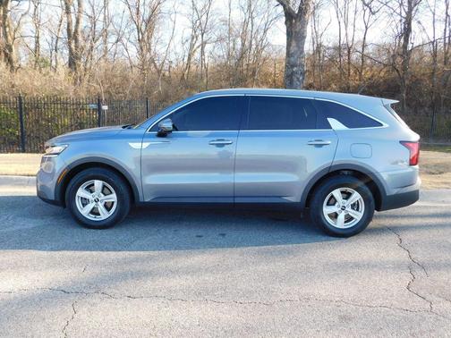 2022 Kia Sorento LX