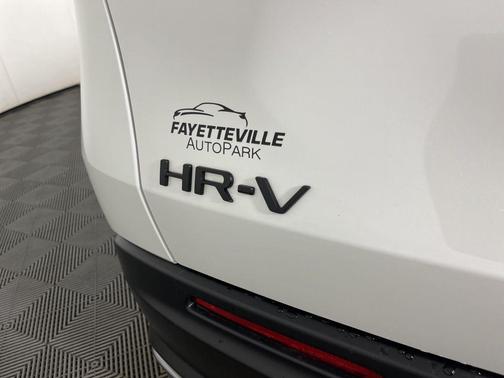 Platinum White Pearl 2026 Honda HR-V Sport