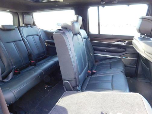 2023 Jeep Grand Wagoneer Series II