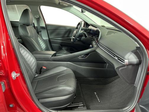 2022 Hyundai ELANTRA Limited