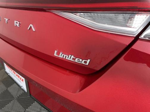 2022 Hyundai ELANTRA Limited