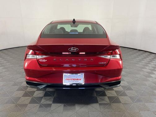 2022 Hyundai ELANTRA Limited