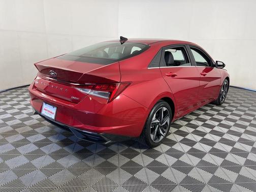 2022 Hyundai ELANTRA Limited