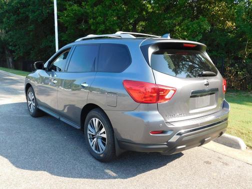 2020 Nissan Pathfinder S