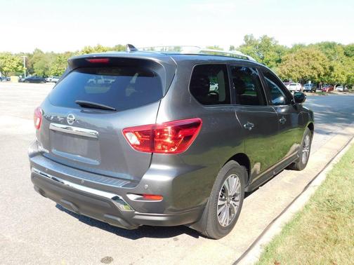 2020 Nissan Pathfinder S