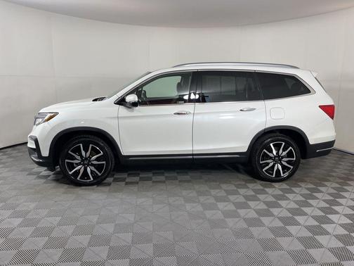 2022 Honda Pilot Touring 7-Passenger