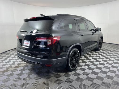 2022 Honda Pilot Black Edition