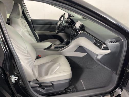 2024 Toyota Camry Hybrid SE