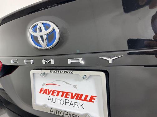 2024 Toyota Camry Hybrid SE