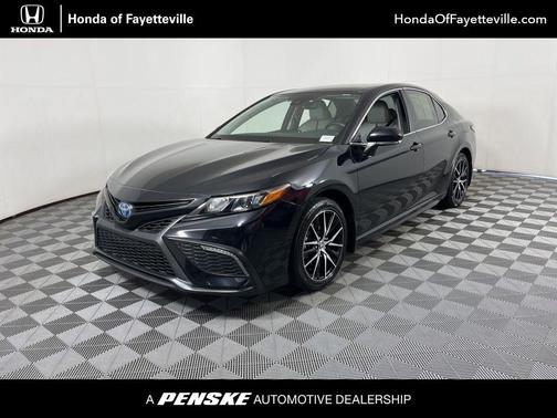 2024 Toyota Camry Hybrid SE