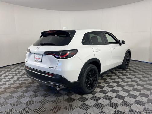 Platinum White Pearl 2027 Honda HR-V Sport