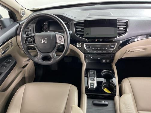 2022 Honda Pilot Touring 7-Passenger