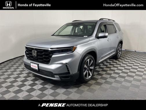 Lunar Silver Metallic 2024 Honda Pilot Elite