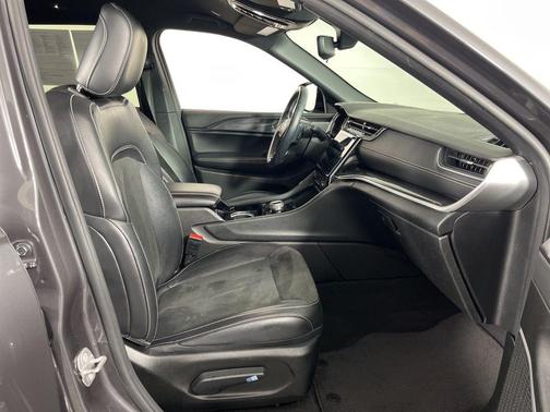 2021 Jeep Grand Cherokee L Laredo