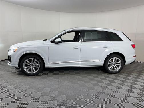 2025 Audi Q7 45 Premium