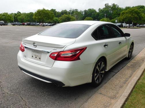 2016 Nissan Altima 2.5 SR