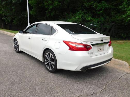 2016 Nissan Altima 2.5 SR