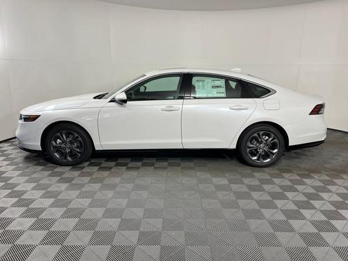Platinum White Pearl 2026 Honda Accord Hybrid EX-L