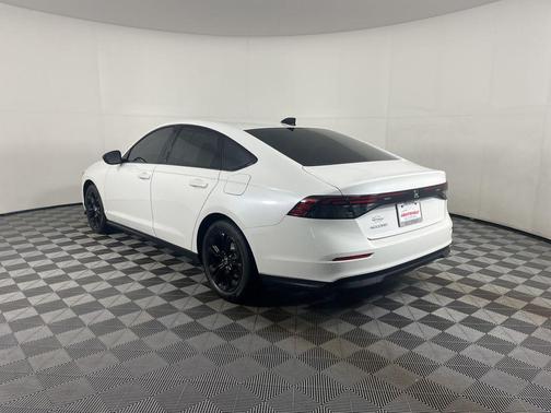 Platinum White Pearl 2025 Honda Accord SE