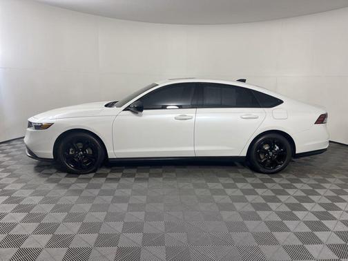 Platinum White Pearl 2025 Honda Accord SE