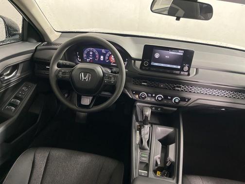 Platinum White Pearl 2025 Honda Accord SE
