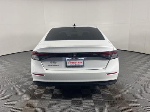 Platinum White Pearl 2025 Honda Accord SE