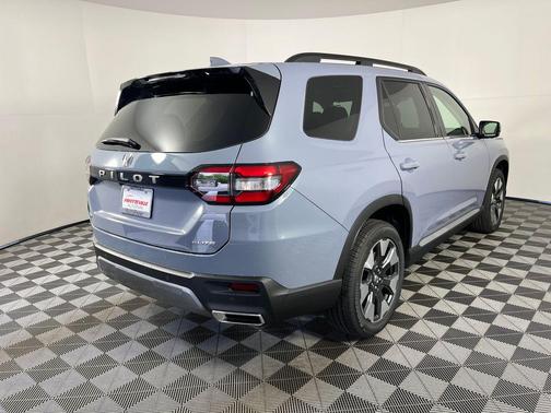 Sonic Gray Pearl 2026 Honda Pilot Elite