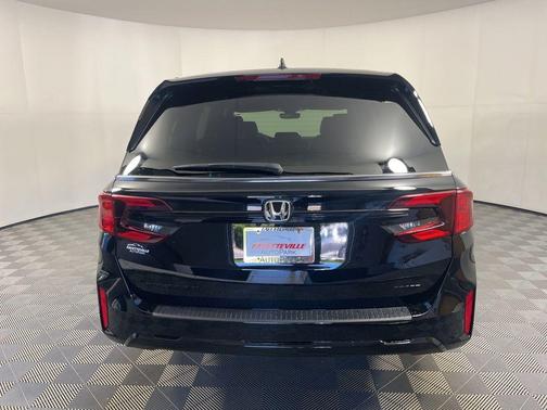 Crystal Black Pearl 2026 Honda Odyssey Sport-L