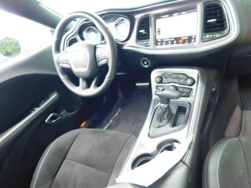 2018 Dodge Challenger 392 Hemi Scat Pack Shaker