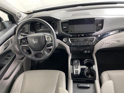 2022 Honda Pilot Touring 7-Passenger