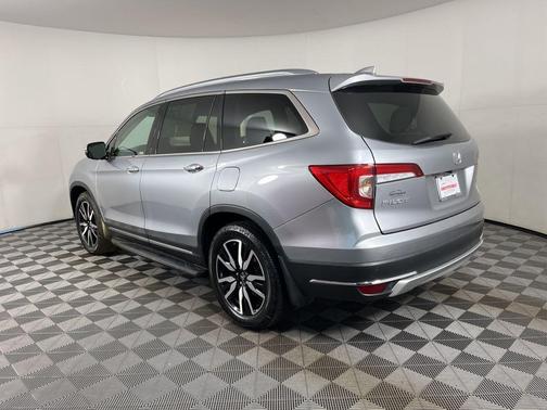 2022 Honda Pilot Touring 7-Passenger