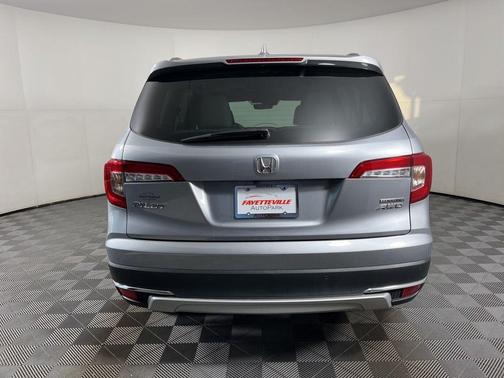 2022 Honda Pilot Touring 7-Passenger