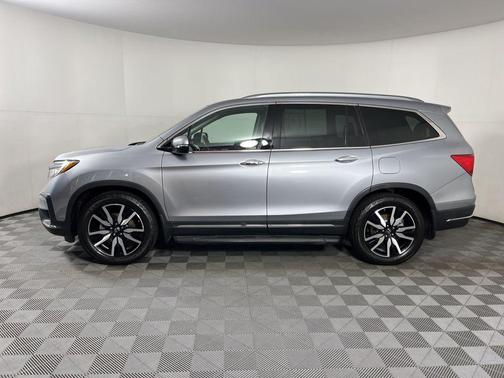 2022 Honda Pilot Touring 7-Passenger