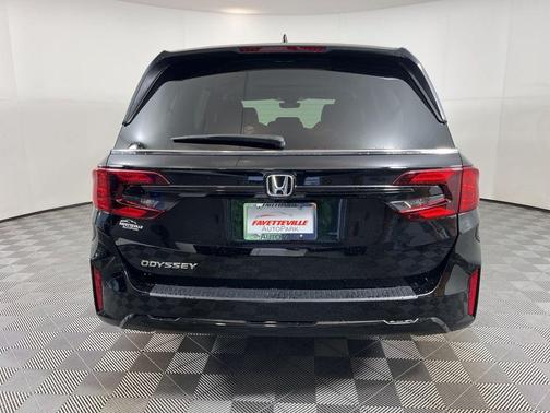 Crystal Black Pearl 2026 Honda Odyssey EX-L