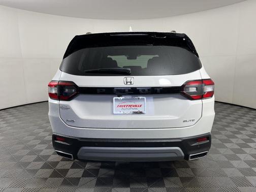 2023 Honda Pilot Elite