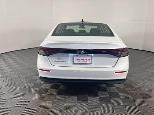 Platinum White Pearl 2026 Honda Accord SE