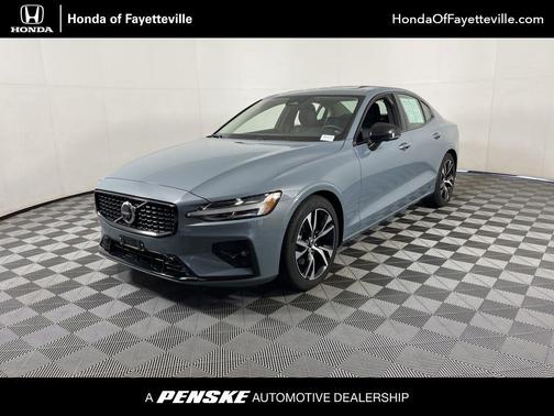 2024 Volvo S60 B5 Plus Dark Theme