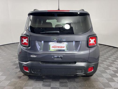 Graphite Gray 2022 Jeep Renegade Altitude