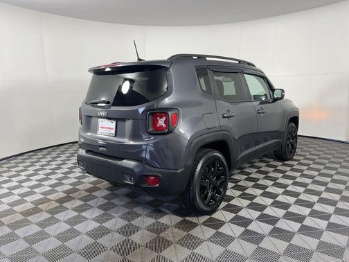 Graphite Gray 2022 Jeep Renegade Altitude