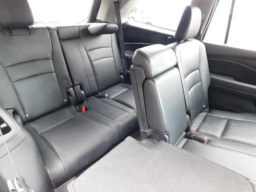 Crystal Black Pearl 2018 Honda Pilot EX-L