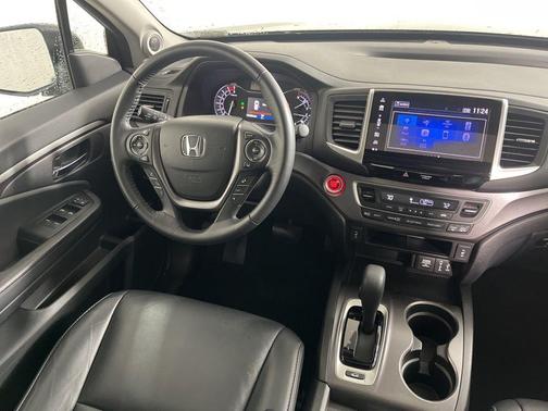 Crystal Black Pearl 2018 Honda Pilot EX-L