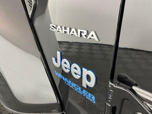 Black Clearcoat 2021 Jeep Wrangler Unlimited 4xe Sahara