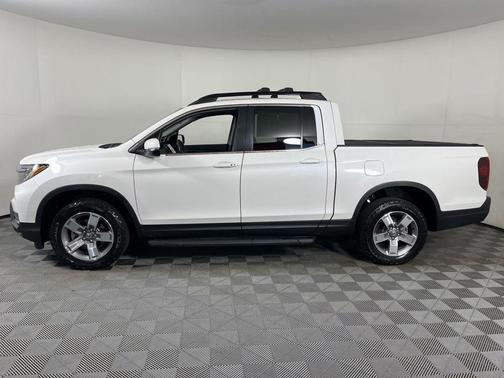 Platinum White Pearl 2025 Honda Ridgeline RTL