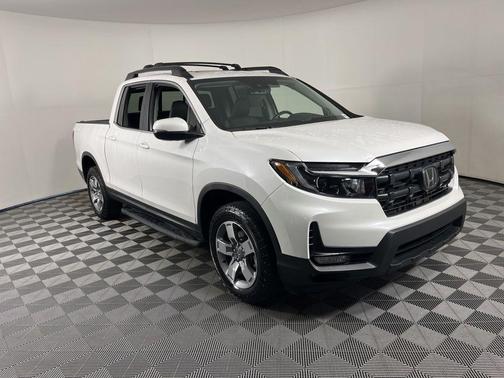 Platinum White Pearl 2025 Honda Ridgeline RTL