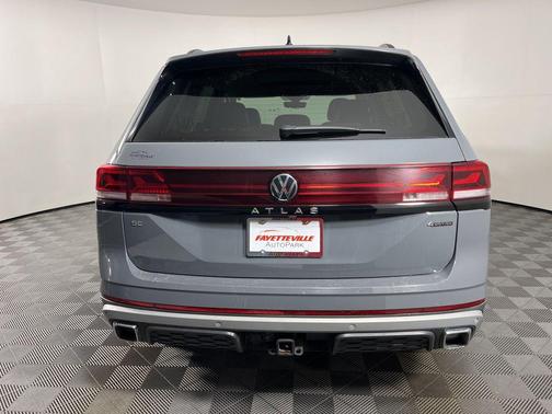 2024 Volkswagen Atlas 2.0T Peak Edition SE w/Technology