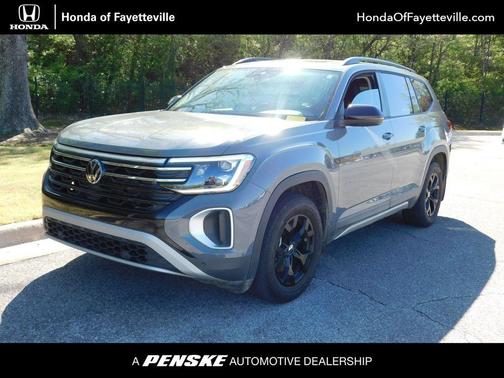 Pure Gray 2024 Volkswagen Atlas 2.0T Peak Edition SE w/Technology