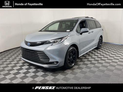 2025 Toyota Sienna Woodland Edition