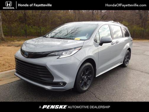 2025 Toyota Sienna Woodland Edition