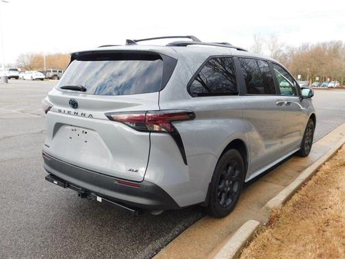 2025 Toyota Sienna Woodland Edition
